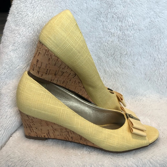 Etienne Aigner Yellow Fabric Wedge Open Toe Bow - Picture 5 of 8